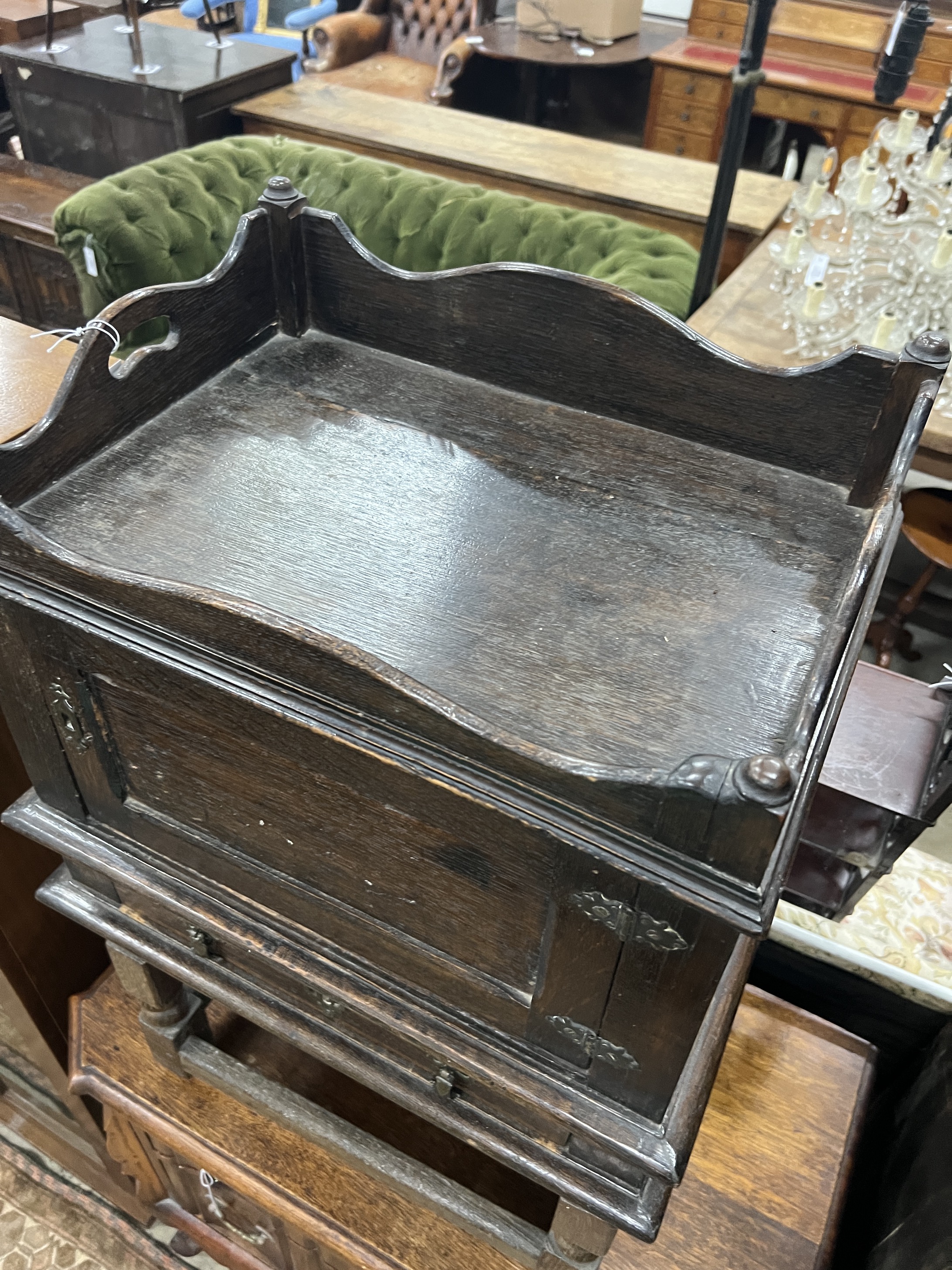 An 18th century style oak tray top bedside cabinet, width 48cm, depth 36cm, height 78cm